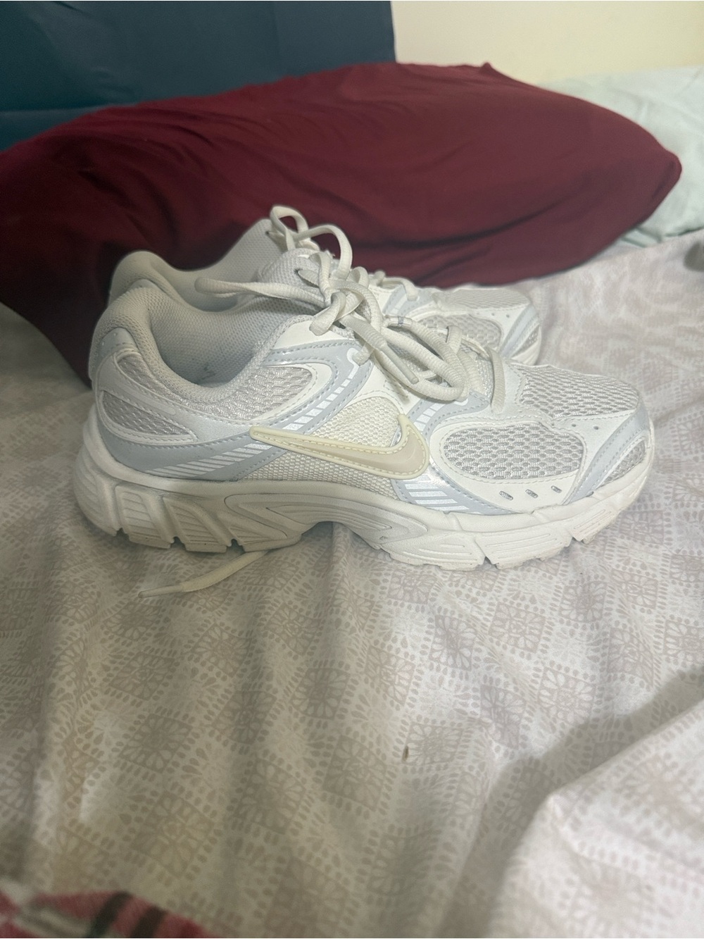 Nike Women's White and Light Gray Mesh Athletic Sneakers